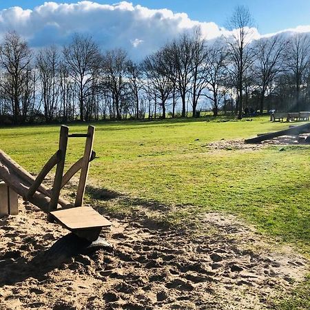 Vakantiebungalow In Bosrijke Omgeving Luttenberg Villa Eksteriør billede