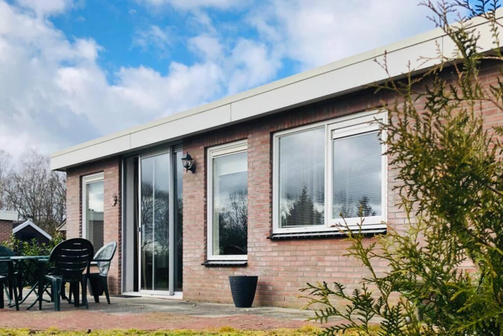 Vakantiebungalow In Bosrijke Omgeving Luttenberg Villa Eksteriør billede